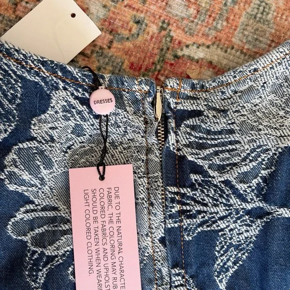 Avec les Filles floral denim midi dress - Picture 4 of 5